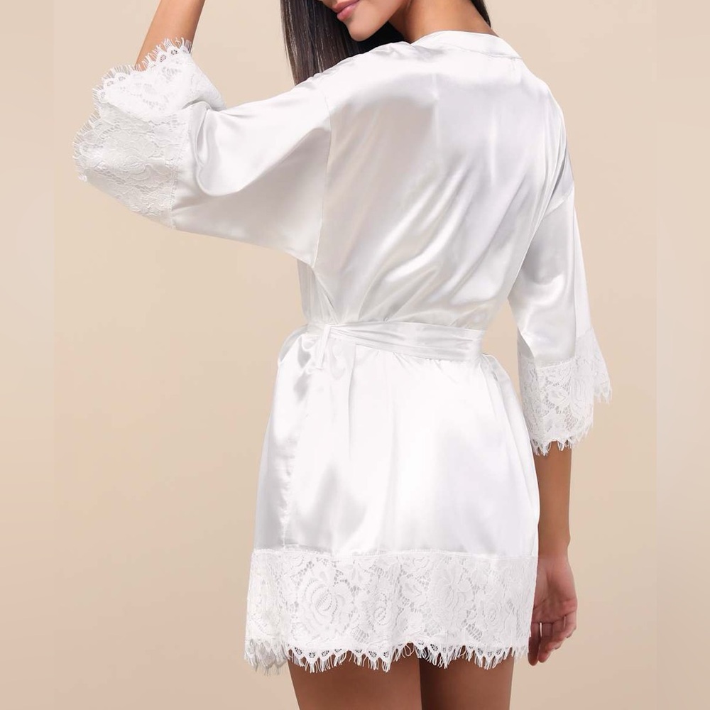 Lulu's White Flowing Robe Intimates & Sleepwear - Picture 2 of 16